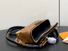 Load image into Gallery viewer, Trunk Vanity
