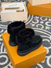 Load image into Gallery viewer, Fur Boots
