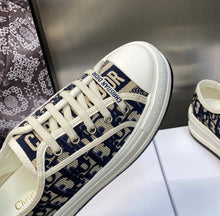 Load image into Gallery viewer, Platform Trainers
