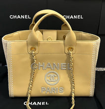 Load image into Gallery viewer, Deauville Tote

