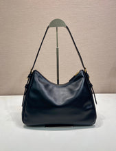 Load image into Gallery viewer, Aimee Medium Shoulder Bag
