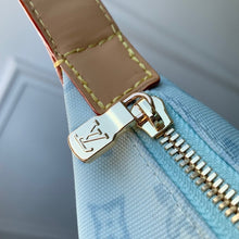Load image into Gallery viewer, Hills Pochette
