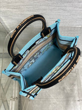 Load image into Gallery viewer, Small Book Tote
