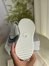 Load image into Gallery viewer, Nama Sneakers
