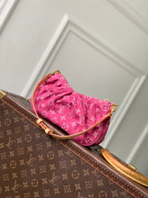 Load image into Gallery viewer, Valley Pochette
