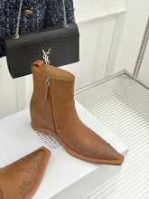 Load image into Gallery viewer, Leather Boots
