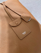 Load image into Gallery viewer, Leather Tote
