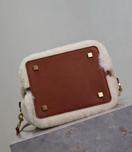 Load image into Gallery viewer, 37 Mini Shearling
