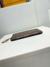 Load image into Gallery viewer, Cles Mini Pochette
