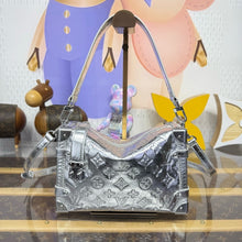 Load image into Gallery viewer, Side Trunk
