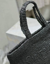 Load image into Gallery viewer, Raffia Tote
