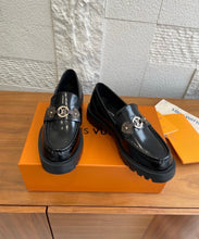 Load image into Gallery viewer, District Loafers
