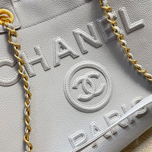 Load image into Gallery viewer, Deauville Tote
