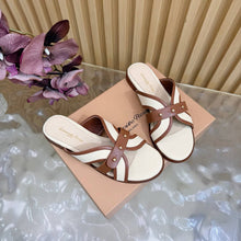 Load image into Gallery viewer, Studded Flat Sandals
