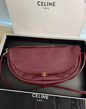 Load image into Gallery viewer, Halfmoon Bag
