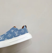 Load image into Gallery viewer, Logo Trainers
