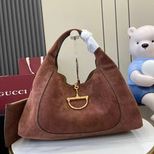 Load image into Gallery viewer, Maxi Softbit Bag
