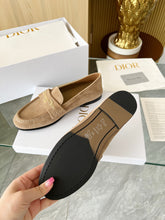 Load image into Gallery viewer, Suede Loafers
