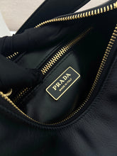 Load image into Gallery viewer, Aimee Medium Shoulder Bag
