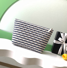 Load image into Gallery viewer, CC Pouch Large
