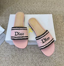 Load image into Gallery viewer, Dway Raffia Mules
