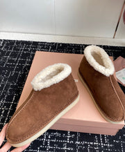 Load image into Gallery viewer, Shearling Boots
