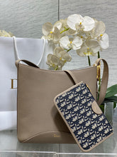 Load image into Gallery viewer, Bucket Bag

