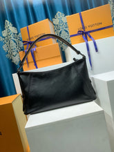 Load image into Gallery viewer, East West Carryall
