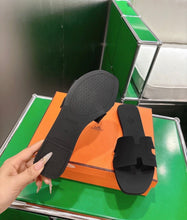 Load image into Gallery viewer, Oran Sandals
