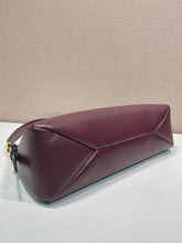 Load image into Gallery viewer, Aimee Shoulder Bag
