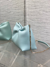 Load image into Gallery viewer, Medium Bow Bag
