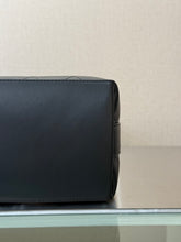 Load image into Gallery viewer, Leather Bucket Bag
