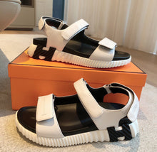 Load image into Gallery viewer, Junior Sandals
