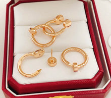Load image into Gallery viewer, Juste Un Clou Earrings
