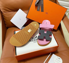 Load image into Gallery viewer, Chypre Sandals
