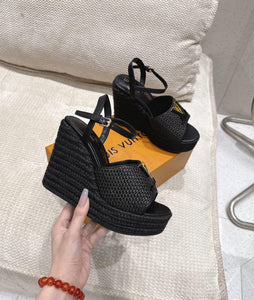 Logo Wedges
