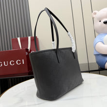 Load image into Gallery viewer, Tribeca Tote Small

