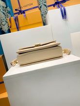 Load image into Gallery viewer, Metis East West
