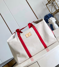 Load image into Gallery viewer, Voyageur Bag

