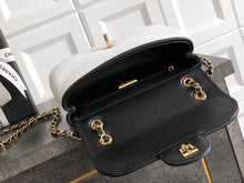 Load image into Gallery viewer, Raffia Classic Flap
