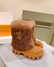 Load image into Gallery viewer, Fur Boots
