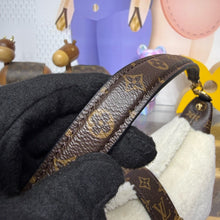 Load image into Gallery viewer, Pochette Mia
