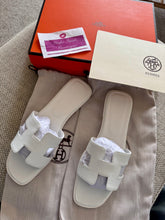 Load image into Gallery viewer, Oran Sandals
