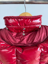 Load image into Gallery viewer, Glareins Jacket
