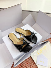 Load image into Gallery viewer, Leather Mules
