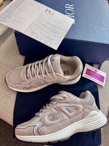 Ready to post size 5 (38)