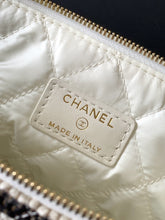 Load image into Gallery viewer, CC Pouch Medium
