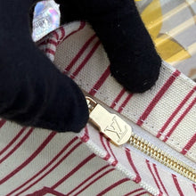 Load image into Gallery viewer, Carry It
