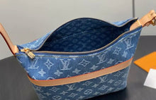 Load image into Gallery viewer, Cruiser Toiletry Bag
