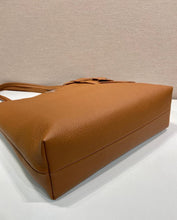 Load image into Gallery viewer, Leather Tote

